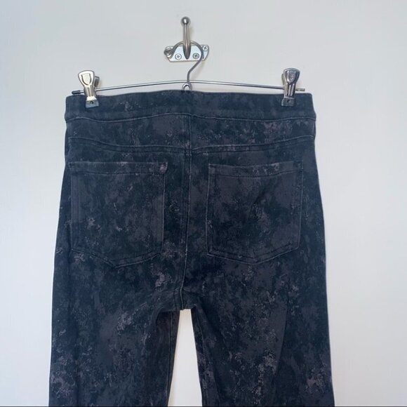 Spanx‎ | Jean-ish Ankle Legging | Acid Wash Grey Camo - Picture 5 of 13
